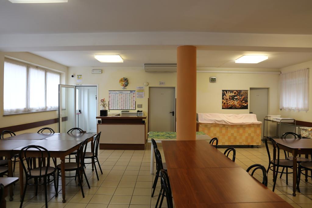 Ostello Della Gioventu Benacus Riva del Garda Exteriör bild